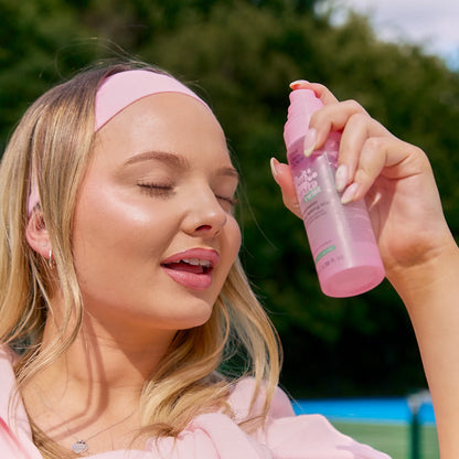 The Ultimate 25-Piece Summer Beauty Bag